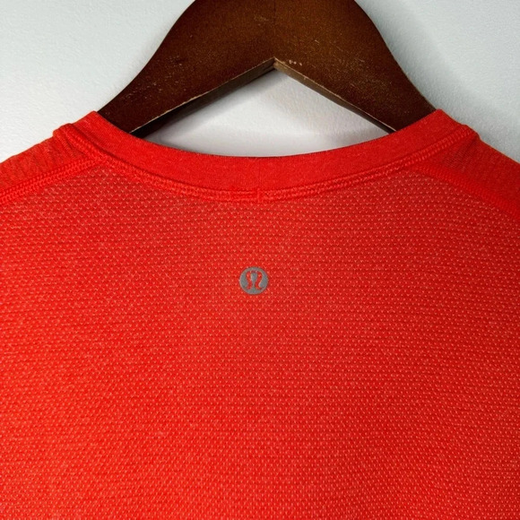 Lululemon Men's Orange Metal Vent Tech Athletic Short Sleeve Shirt - Picture 6 of 13